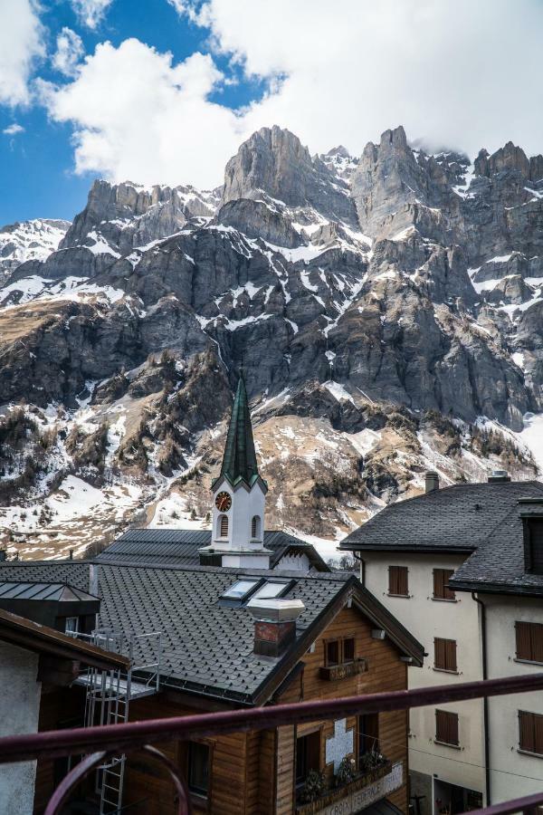 Weisses Roessli Hotel Leukerbad Exterior photo